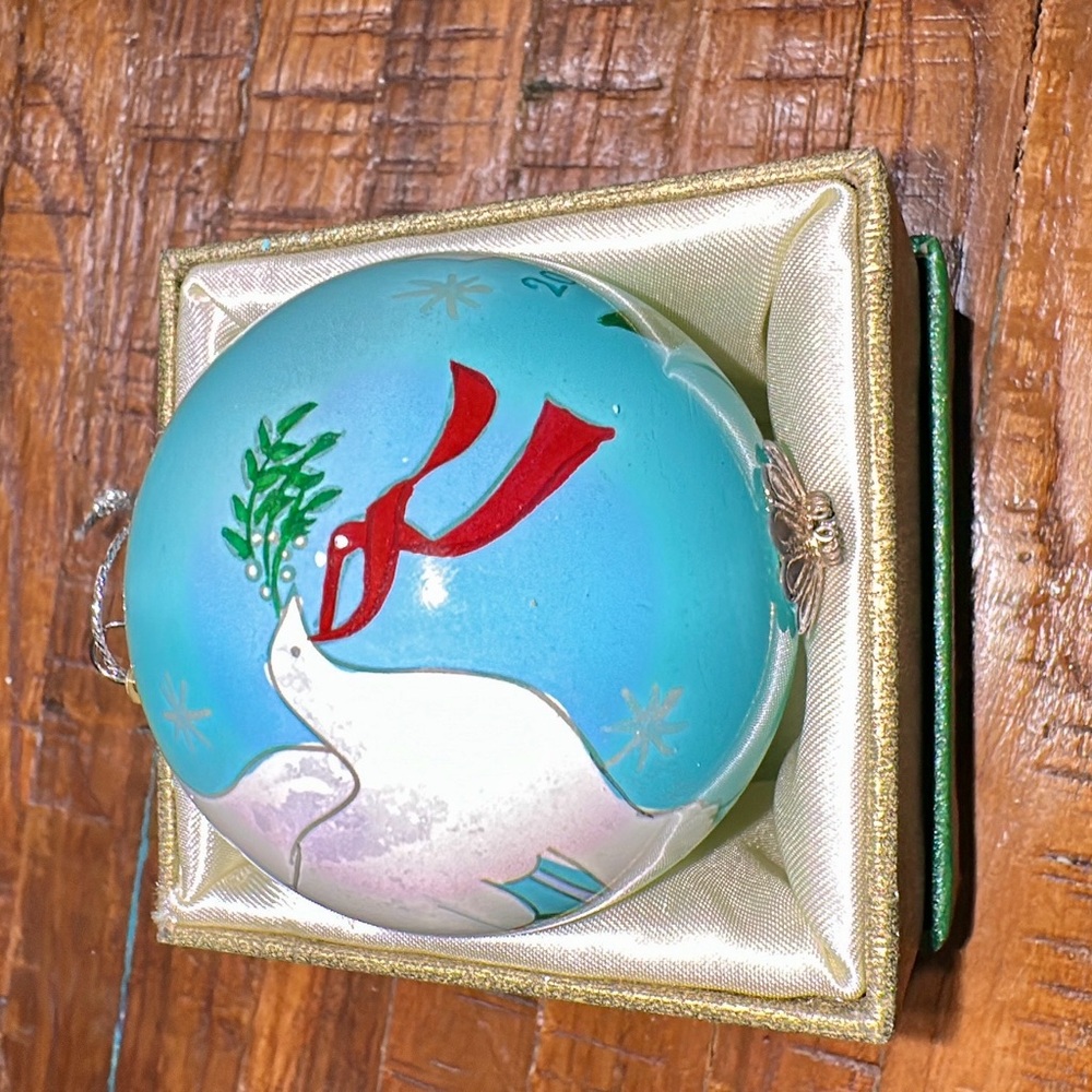 Original 2014 Pier 1 Li Bien Christmas ornament in original box